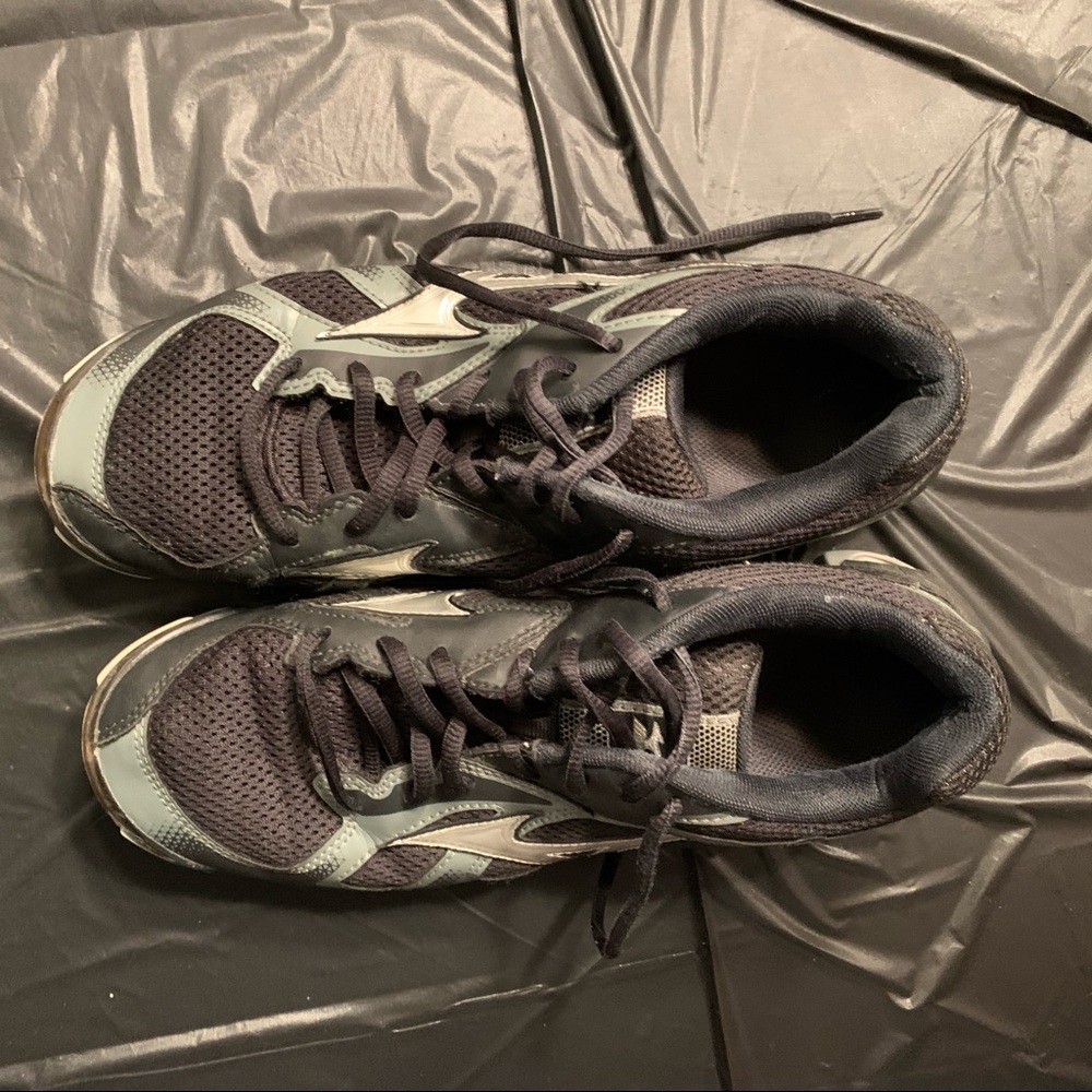 Mizuno wavebolts volleyball shoes